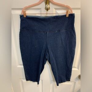 Women with control knee length stretch jeans size XL